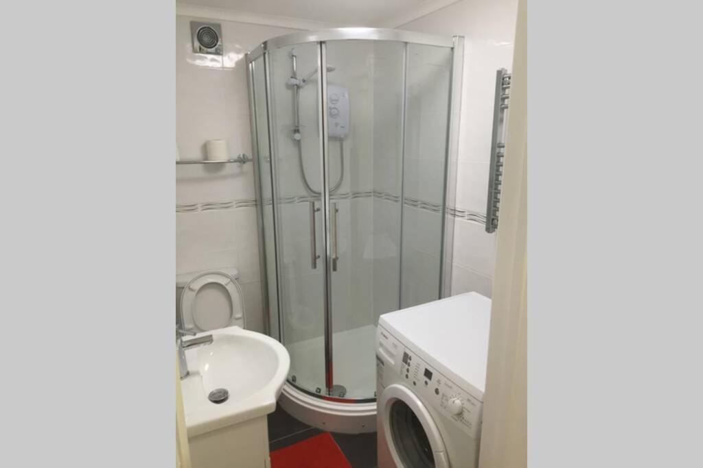 Private Studio Home Away From Home ... Sutton  Dış mekan fotoğraf