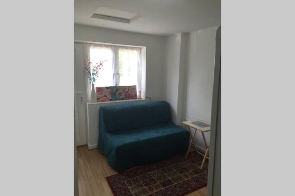 Private Studio Home Away From Home ... Sutton  Dış mekan fotoğraf